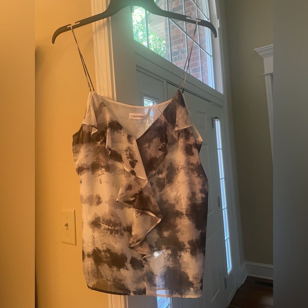 Calvin Klein printed ruffle front camo size XL